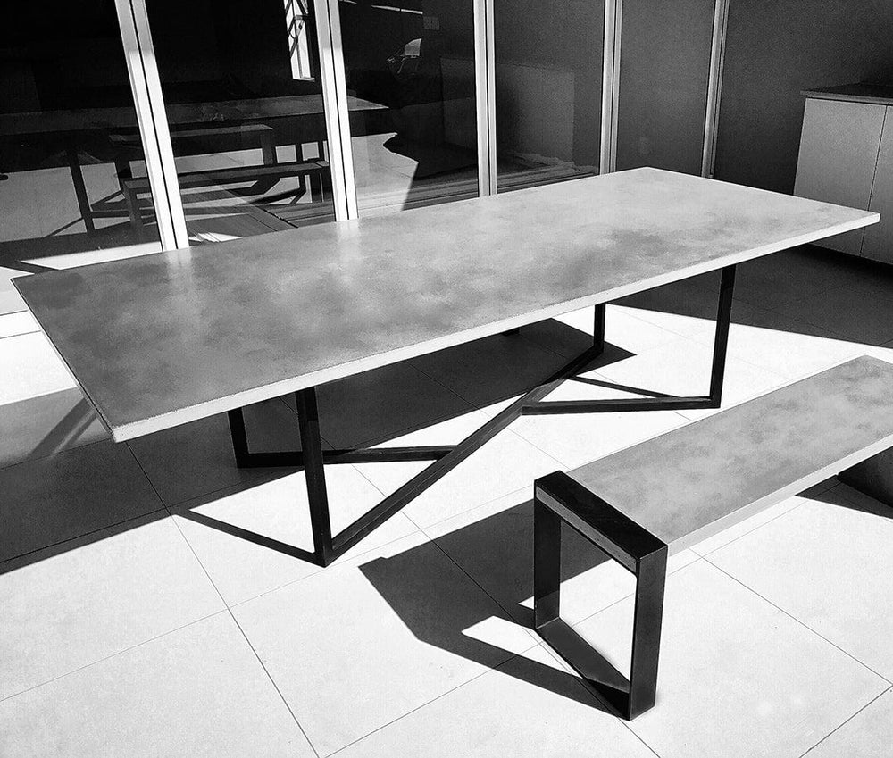 Modern dining room table | FLOAT